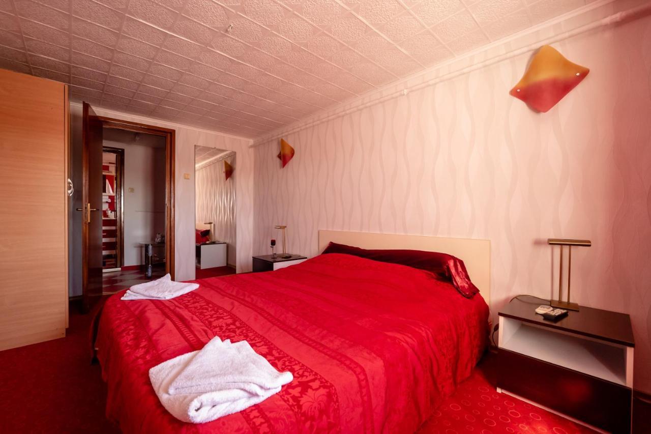 Pension Motanul Galanton Snagov Bagian luar foto