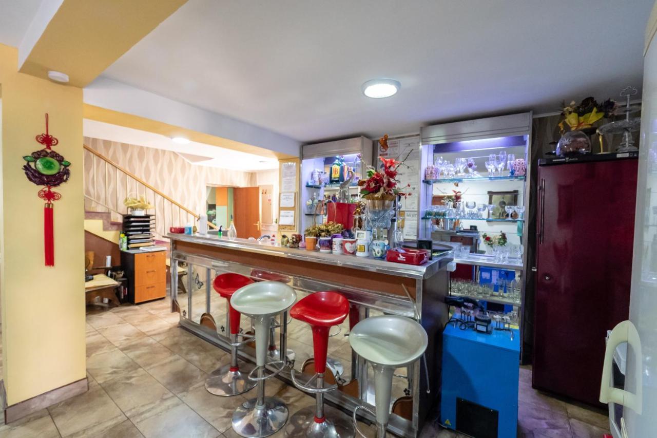 Pension Motanul Galanton Snagov Bagian luar foto
