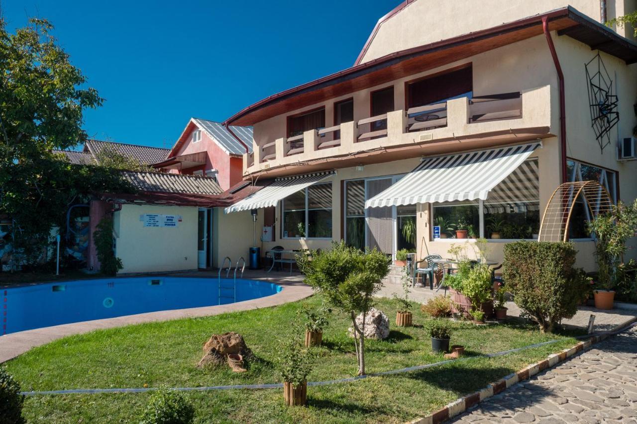 Pension Motanul Galanton Snagov Bagian luar foto